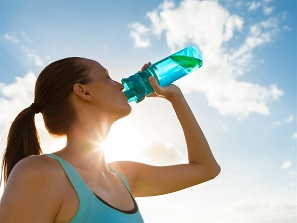 uống đủ nước giúp tiêu hóa tốt!