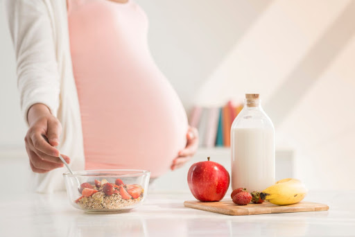 Mẹ bầu cần cung cấp nhiều thực phẩm chứa canxi trong 3 tháng đầu