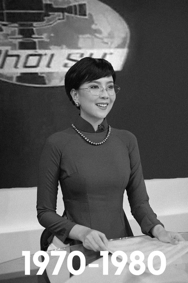 Nữ BTV sau đó tiếp tục thu hút sự chú ý với hình tượng phụ nữ Việt những năm 1970-1980. Tà áo dài truyền thống cùng trang sức ngọc trai tiếp tục được Mai Ngọc cho lên sóng.
