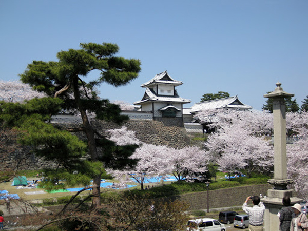 Lâu đài Kanazawa cổ kính và lãng mạn nhất nước Nhật