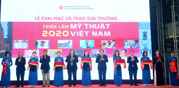 su-kien-trien-lam-my-thuat-viet-nam-2020-duoc-khai-mac-o-ha-noi